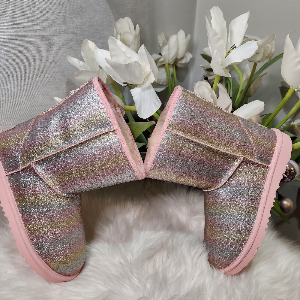 UGG Classic II Sequin WomenSize6 new - Picture 1 of 5